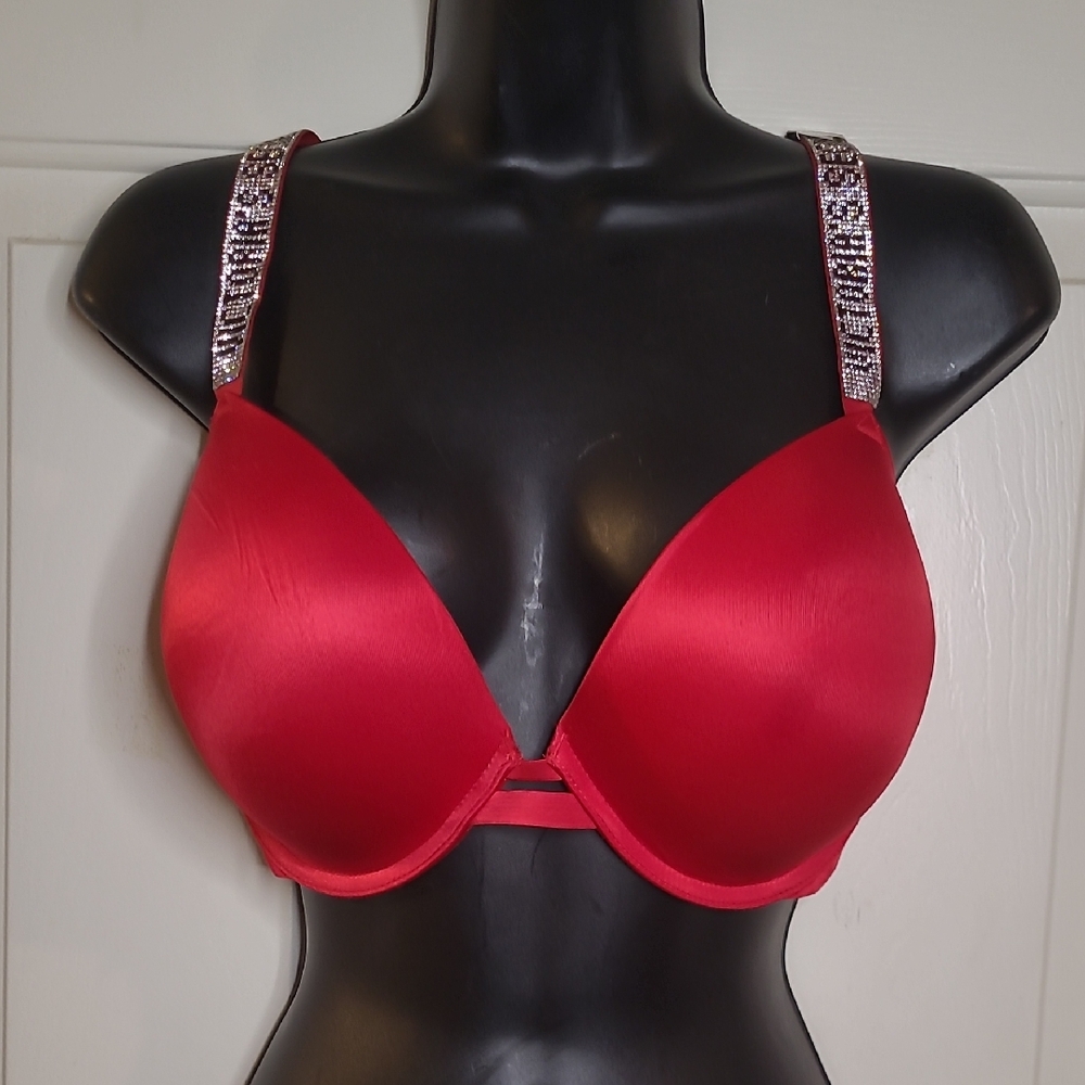 Victoria's  Secrets Very Sexy Push-up   Red Bra  Size 38DD  New